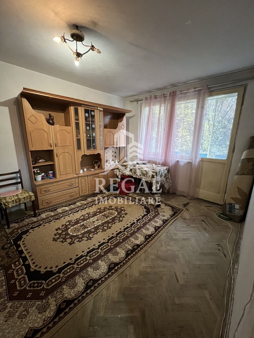 Apartament de vânzare în exclusivitate – Zona Micro 4 etaj 2/4 - Poză 1