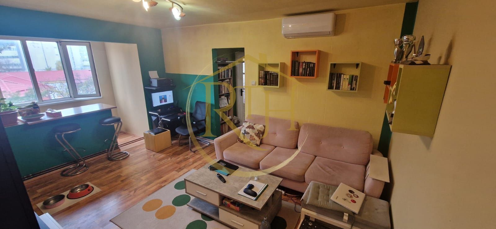 Vand apartament cu 4 camere in zona spitalul judetean,comision ,,0'' - Poză 1