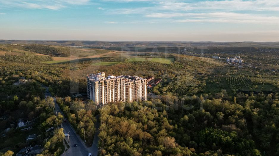 Vânzare, apartament 2 camere + living, str. Grenoble, Botanica - Poză 5