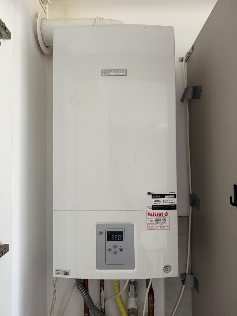 Locuinta cu 3 camere, curte si 2 locuri de parcare - Poză 23