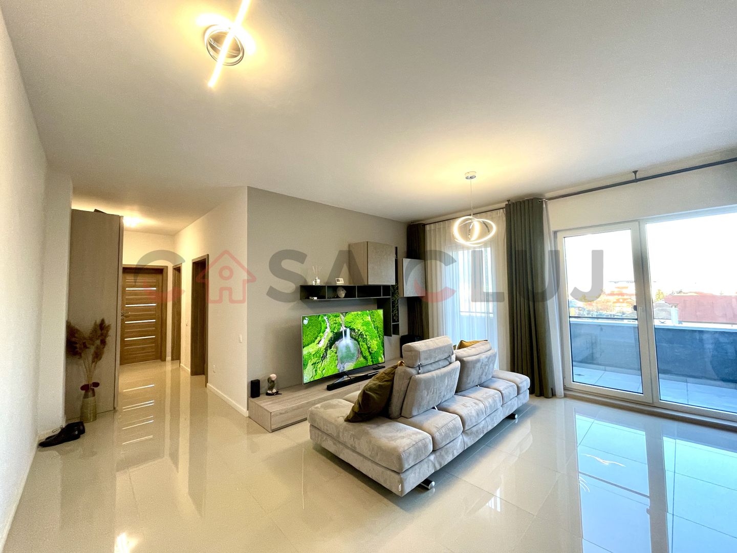 Noul tau "acasa" cu vedere la lac si loc de parcare - Poză 1