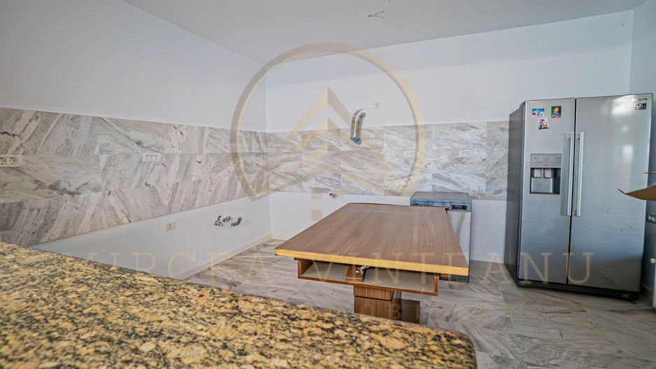 Lazu - Vila de vânzare compusă din P+1E+M. - Poză 8