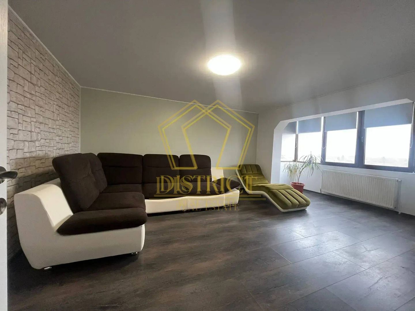 Apartament spatios cu 2 camere | Freidorf - Poză 1