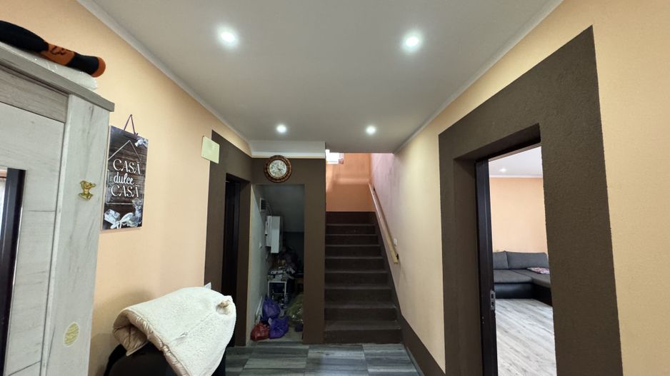 Casa Individuala Sanmihaiu Roman,P+M,4 Camere,2 Bai,Panouri Solare,Carport Auto - Poză 5