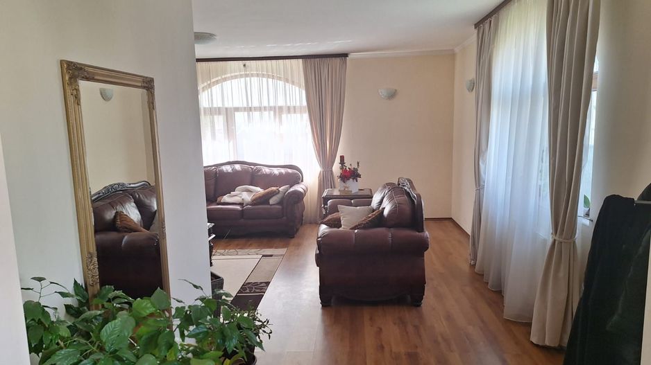 BRASADAS vinde casa individuala 8 cam teren 10 ari Unirii. - Poză 17