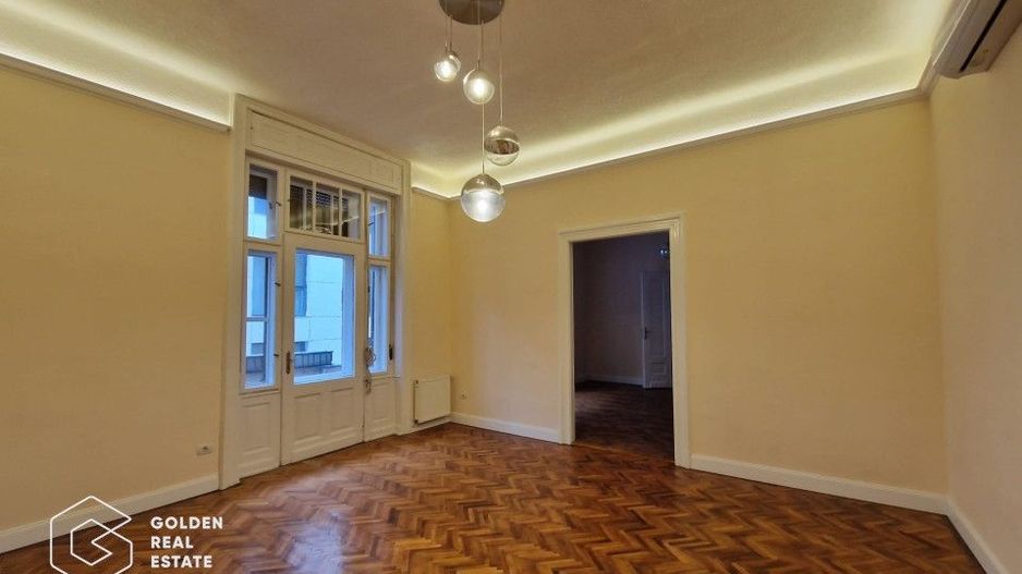 Apartament 5 camere complet renovat, loc de parcare, Palatul Bohus - Poză 2