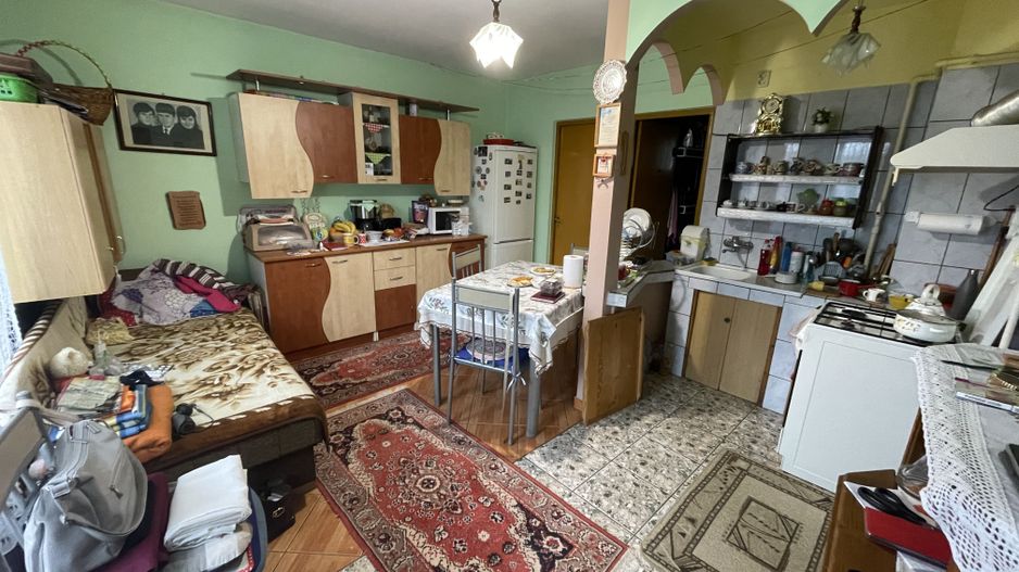 Casă cu etaj, Livezeni - Poză 10