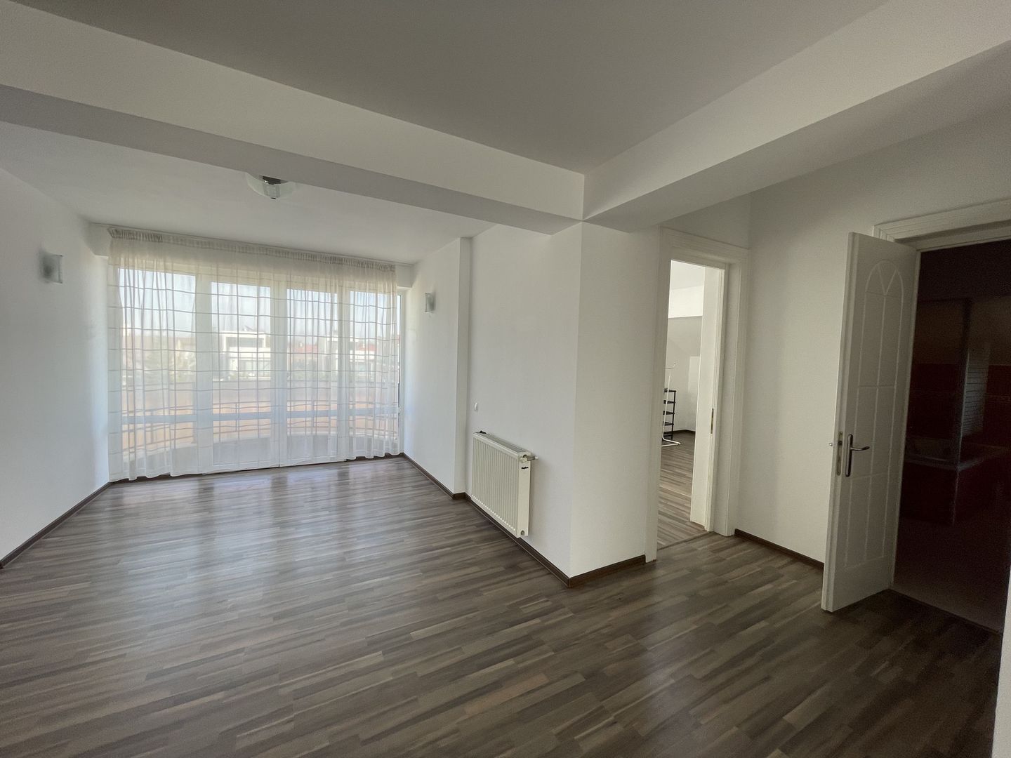 Vilă Individuală Spațioasă în Zona Iancu Nicolae - Poză 10