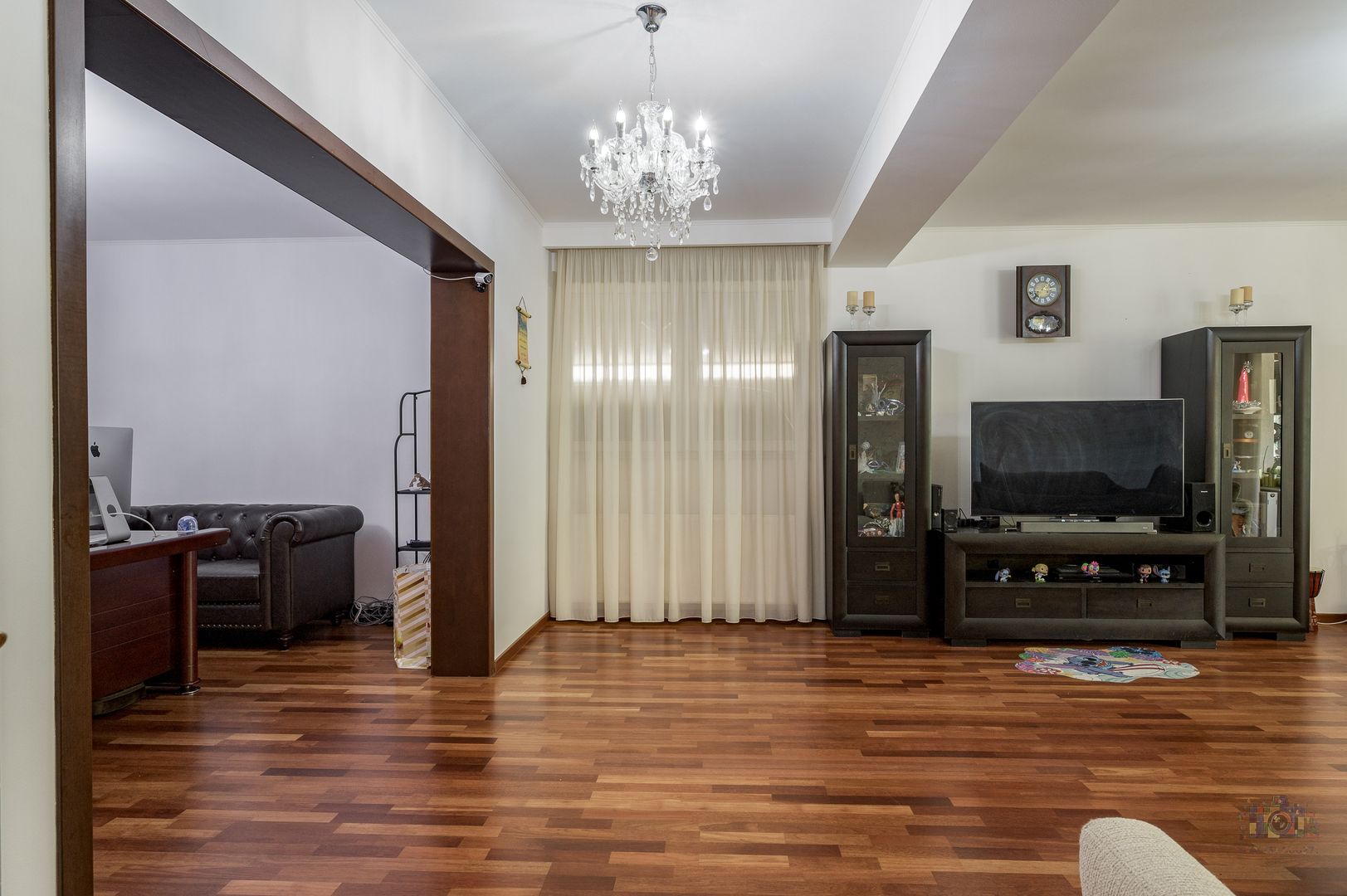 Vilă renovată P+1+M  | Foișor vitrat, grădină și jacuzzi - Poză 20