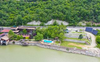 Pensiune de Lux pe Malul Dunării în Dubova - Poză 5