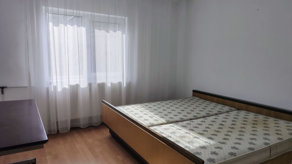 Închiriez 2 camere Str. Onestilor. Pret 300 euro. Comision 50%. - Poză 3