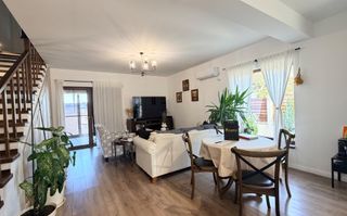 casa cocheta cu 4 camere, P+1E+M, complet mobilata si utilata - Poză 5