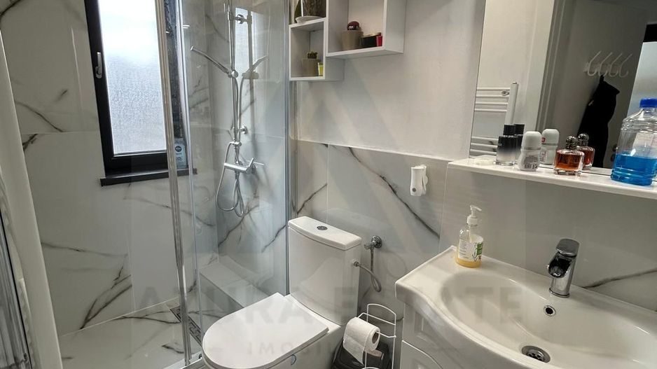 Casa moderna 4 camere carport si curte libera 200 mpu in Arhitectilor - Poză 8