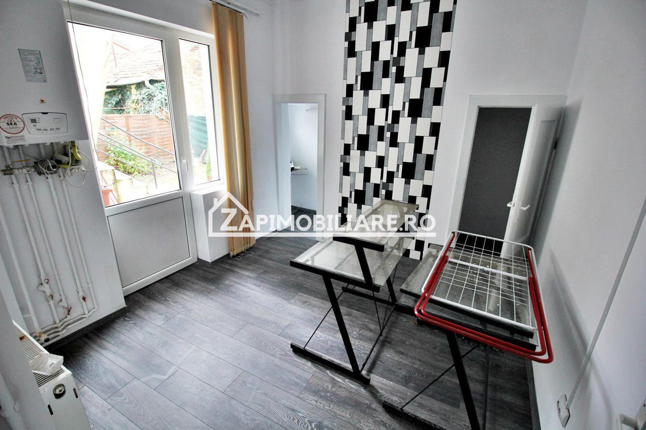 Spatiu birouri 4 camere, 2 băi,100 mp. zona centrală - Poză 5