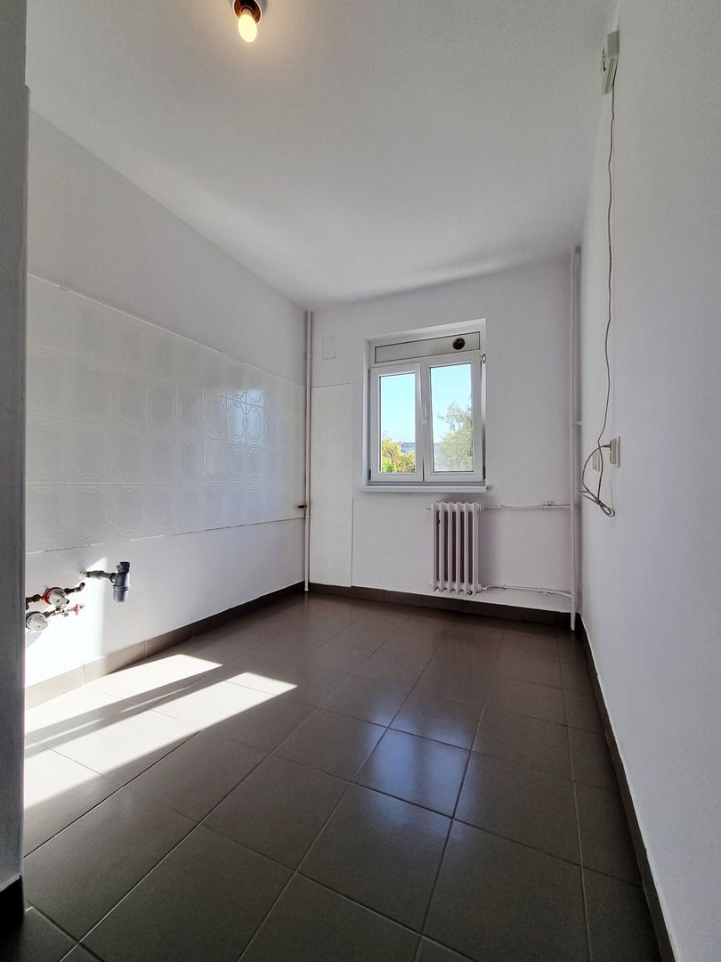 MILITARI LUJERULUI METROU 2 Camere Etaj 2din4 Bloc Reabilitat Termic - Poză 15