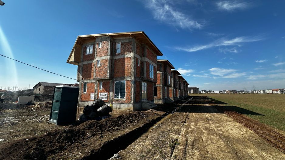 CASA SINGULARA, TOATE UTILITATILE, PREDARE LA CHEIE, COMISION 0% - Poză 2