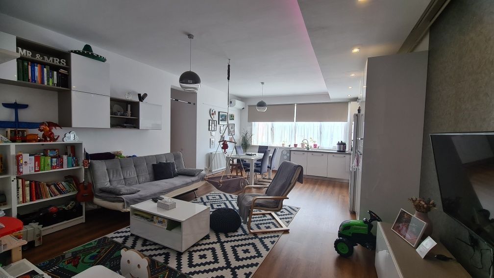 Apartament cu 3 Camere Semidecomandat în Florești - Poză 2