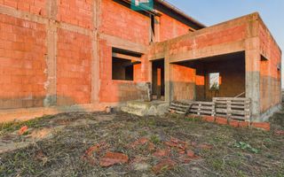 Proprietate impresionantă între Curtici și Macea - Poză 5