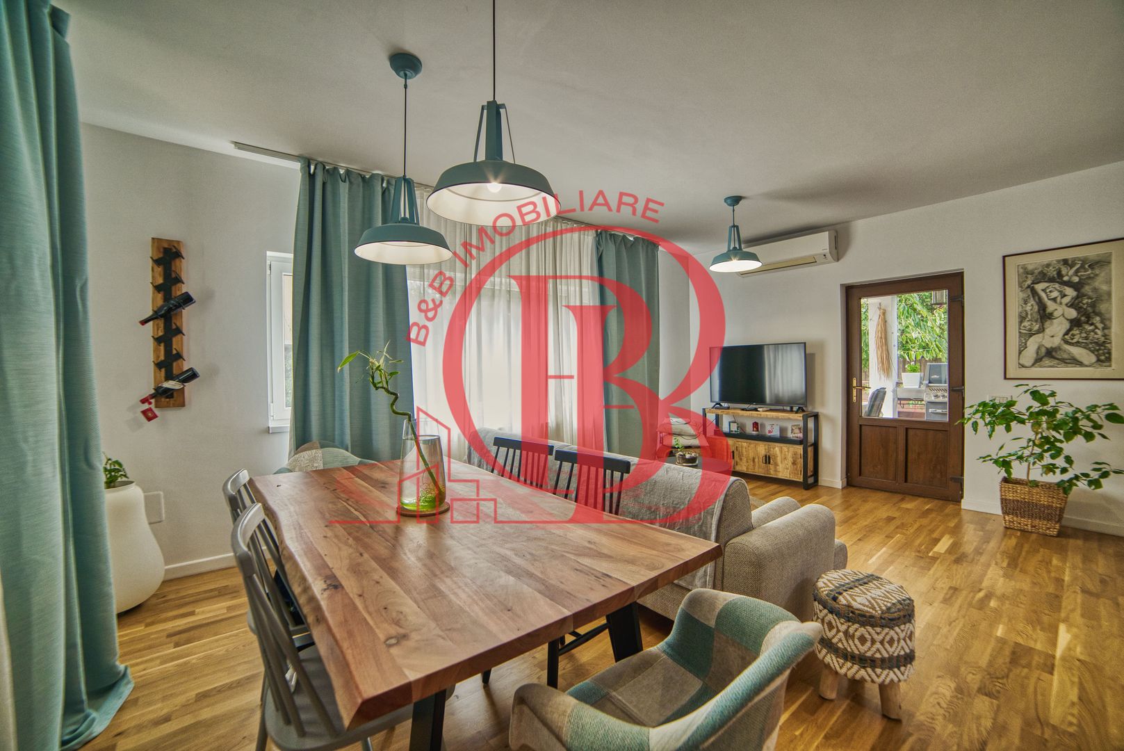 Casa complet mobilata 5 camere 3 bai curte generoasa - Poză 2