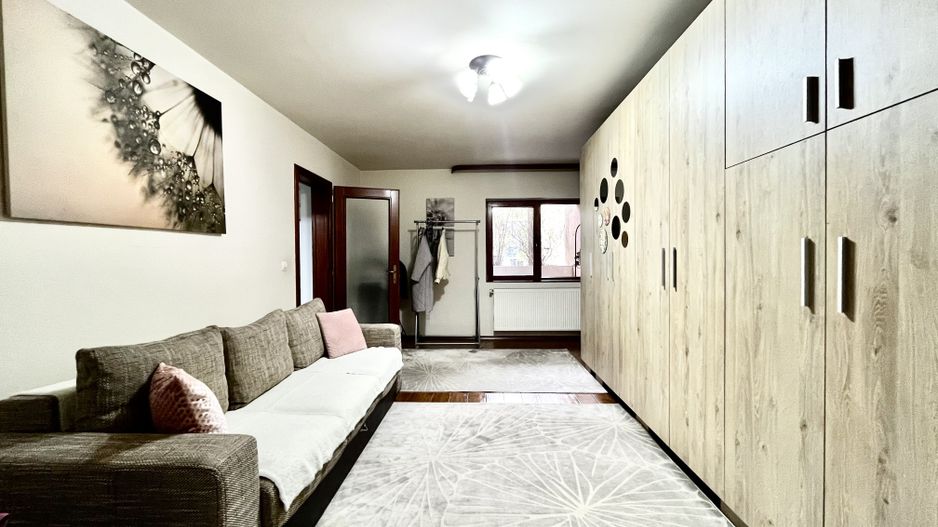 Casa spațioasă și primitoare cu garaj dublu, în Braytim – Soarelui - Poză 27