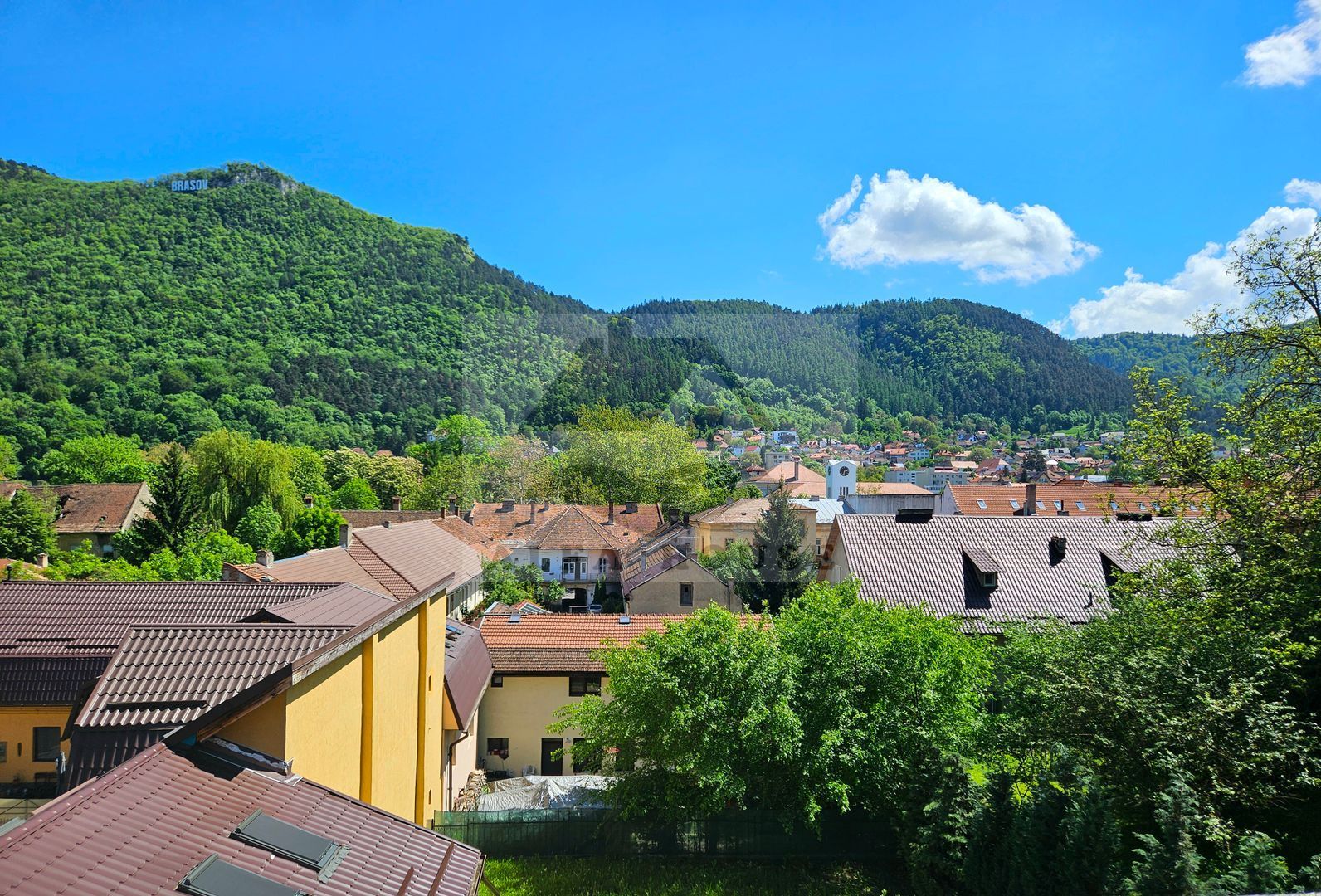 Casa deosebita cu 6 camere in  Centrul Brasovului - 210 mp - Poză 1