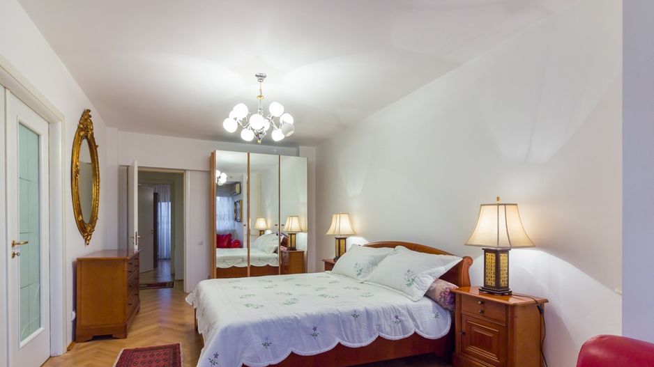 4 Camere de inchiriat, zona Libertății-vedere CASA POPORULUI - Poză 8