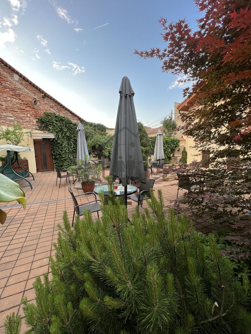 Vila de vanzare in zona Centrala/Orasul de jos - Poză 54