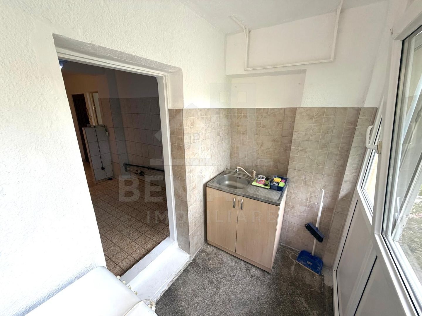 2 camere decomandat - etaj 2 - 52mp - teava de gaze - Sarari - Poză 5