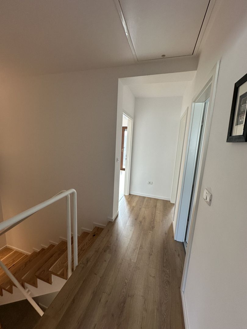 Casa deosebita intr-un cartier privat cu bariera - Poză 33