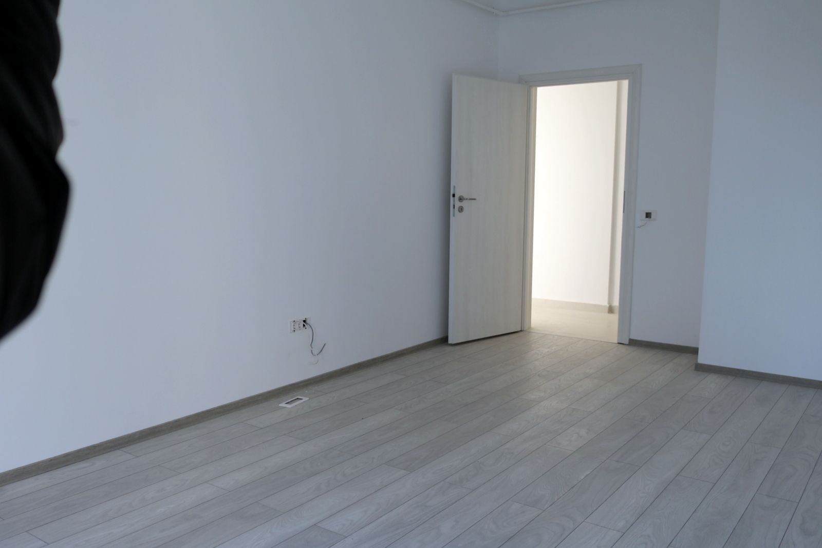 Apartament nou cu parcare - Poză 16