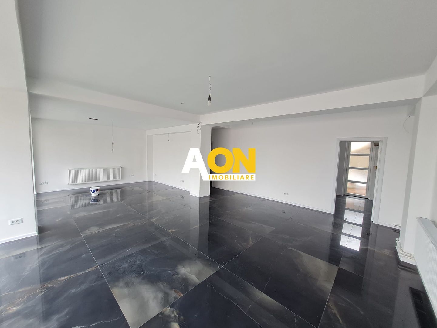 Spatiu Comercial 84 mp la Parter in Bloc Nou Construit - Poză 1