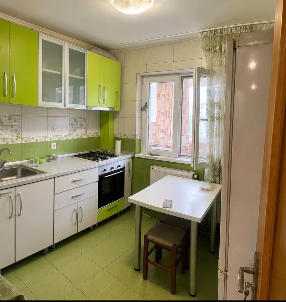 VANZARE 3 CAMERE | CENTRALA PROPRIE | 2 BAI | ZONA MARGELELOR - Poză 1