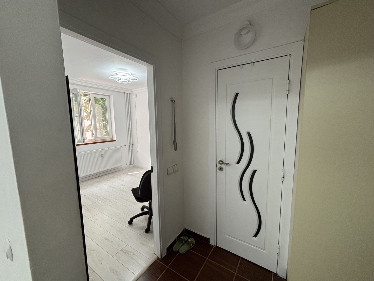 Apartament 3 camere Ozana – etaj 1, parcare inclusă, pet friendly - Poză 12
