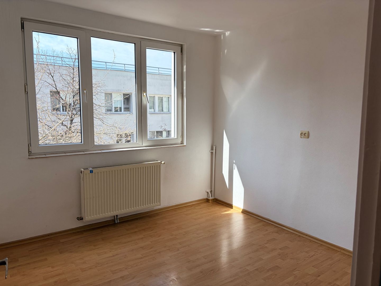 APARTAMENT 3 CAMERE POLITECHNICA - Poză 1