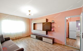De vanzare apartament 2 camere Micro 39, etaj 3 - Poză 2