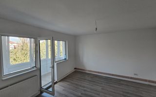Apartament cu 4 camere de vanzare, Zona Malul Muresului/Praporgescu - Poză 1