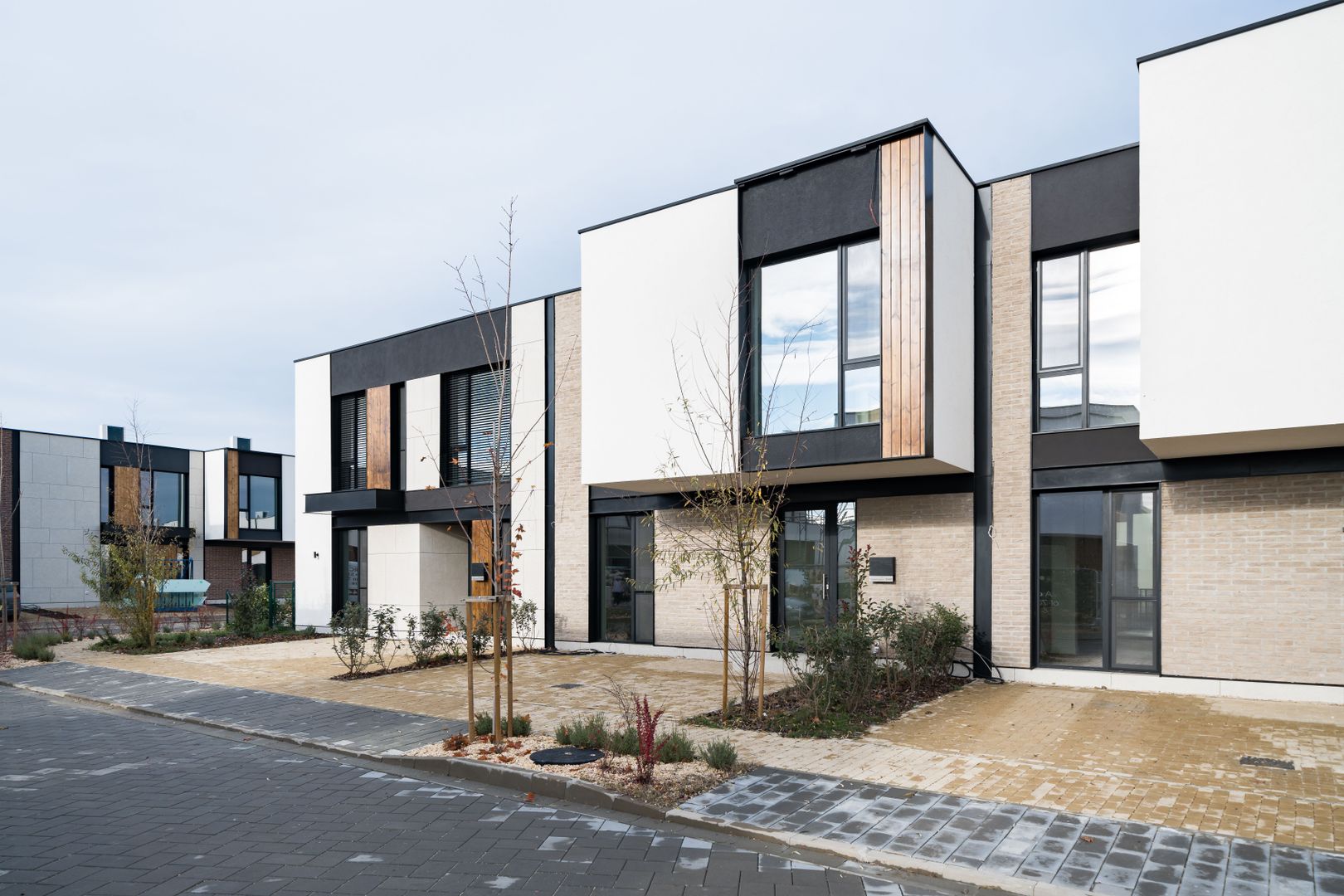 Vila tip UV03 mobilata partial in Amber Forest-prima inchiririere - Poză 1