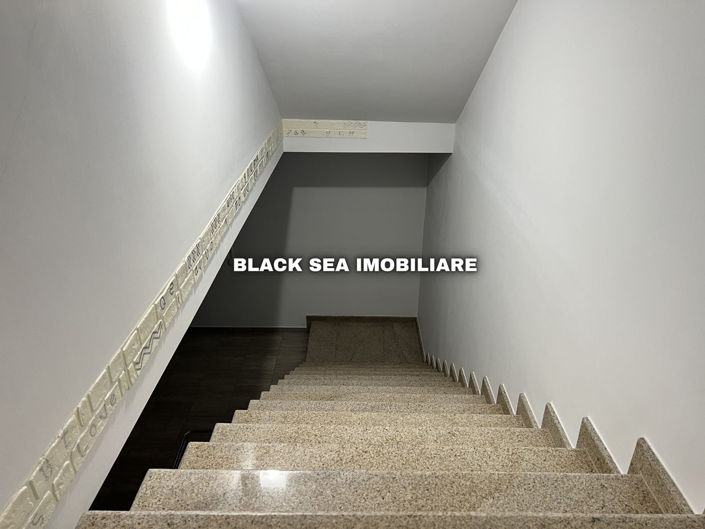 Vila de 7 Camere D+P+1+POD - Curte si garaj, EFORIE NORD Ocazie unica - Poză 22