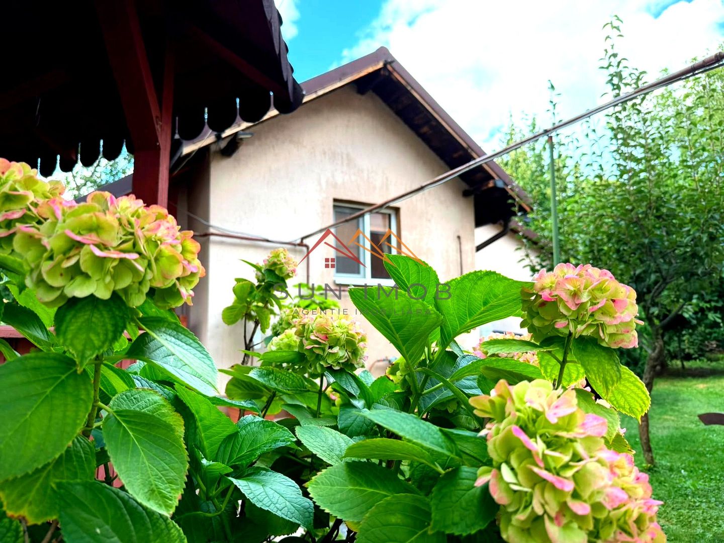 CASĂ NOUĂ | 4 CAMERE | SISTEM FOTOVOLTAIC | URLETA, ZONĂ VERDE - Poză 13