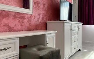 Casă spațioasă cu finisaje de lux și teren generos - Poză 4