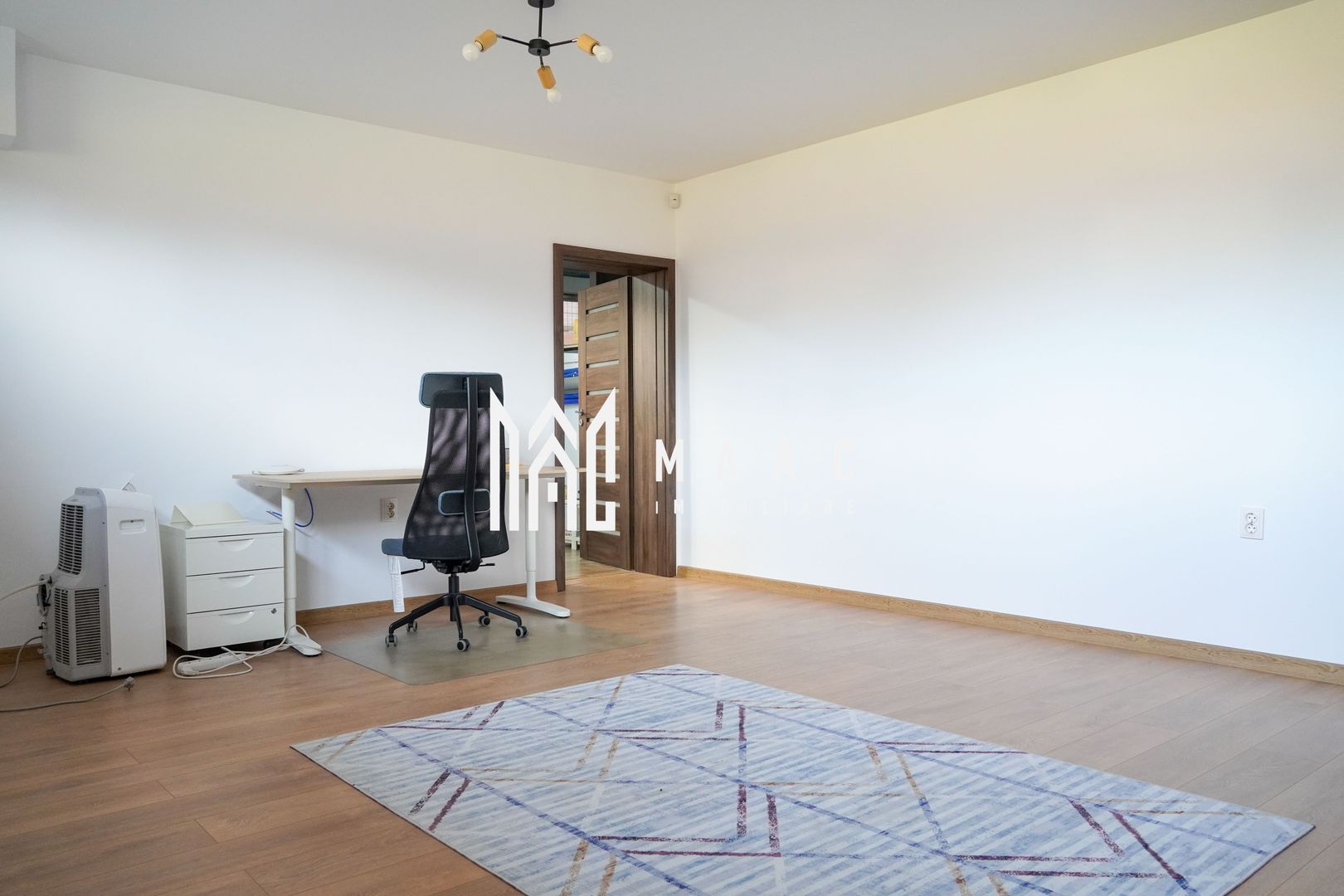 Casa Individuala de LUX | 7 camere | Selimbar - Poză 20