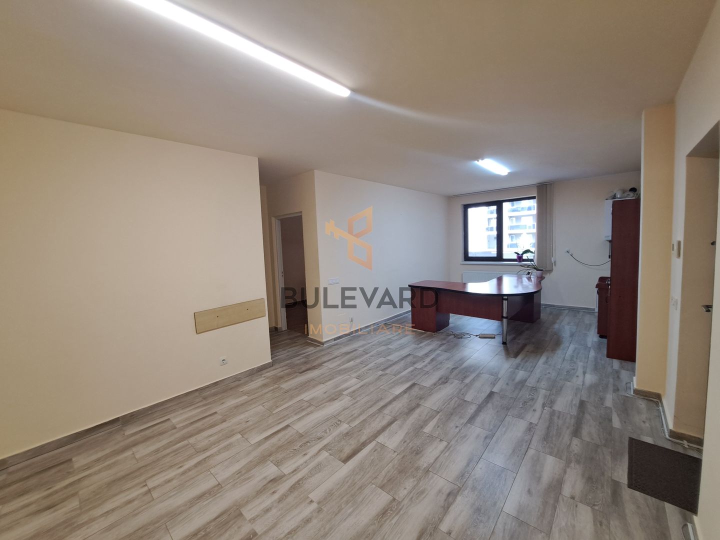 Spatiu de birouri, zona Metro! - Poză 2