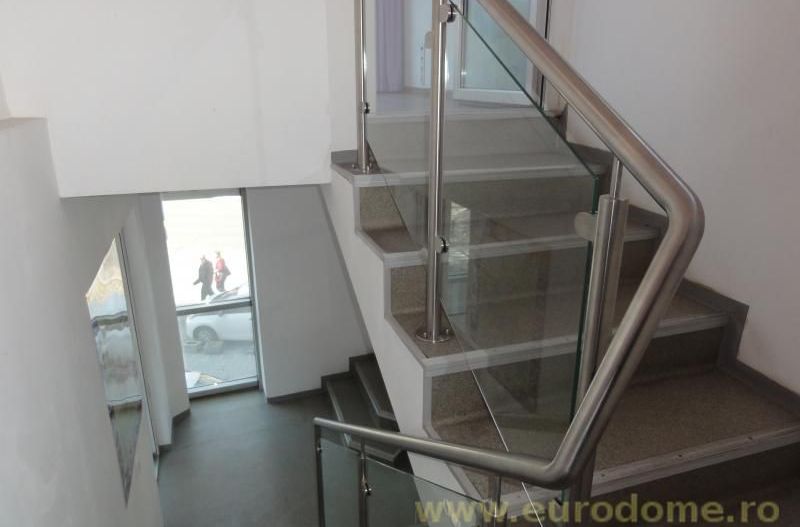 Vanzare cladire (spatiu amenajat 700 mp). - Poză 3