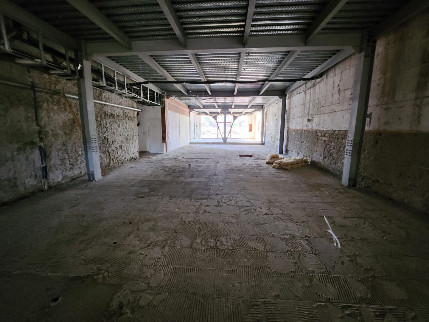 Spatiu industrial  si showroom central de inchiriat - Poză 8