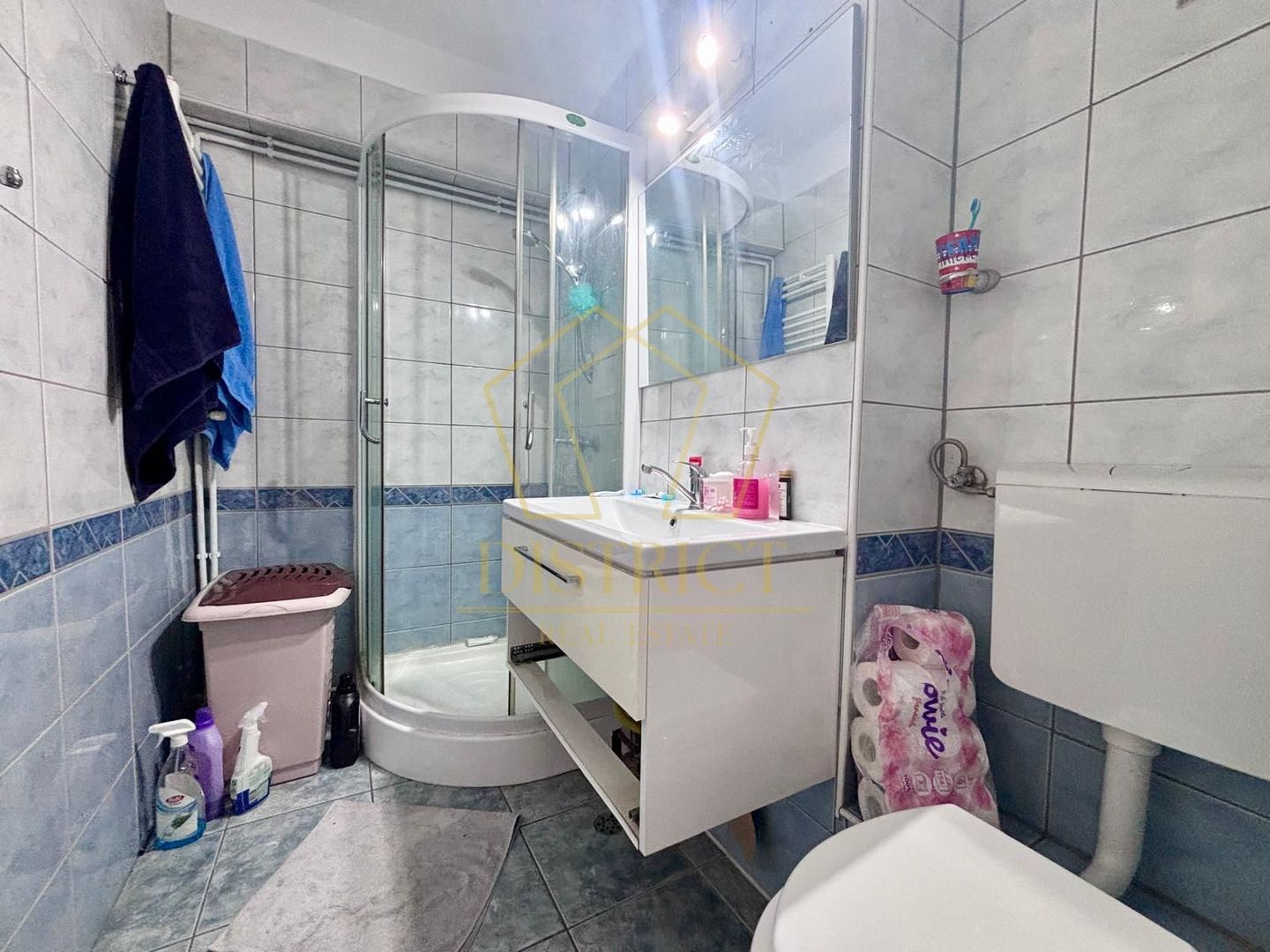 Apartament spatios cu 4 camere si terasa | Modern - Poză 14