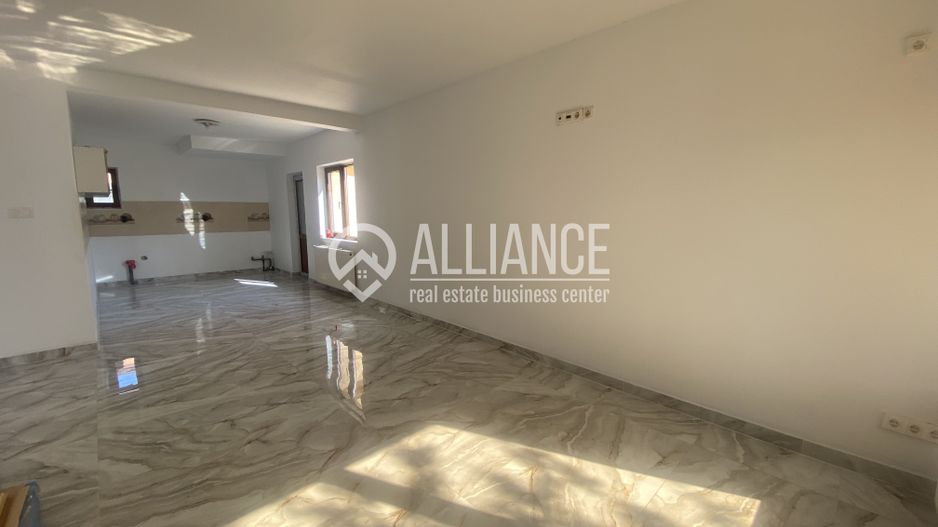 VALU LUI TRAIAN(COD 07) -Casa P+M 5 camere cu teren de 300 mp - Poză 4
