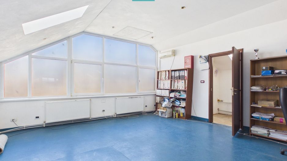 Spațiu comercial pe 2 nivele în Caransebeș - Poză 8