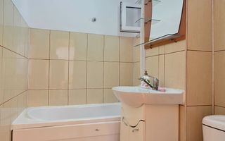 Apartament cu 2 camere, etaj 2, mobilat și utilat, VASLUI - zona ULTRACENTRAL; - Poză 8
