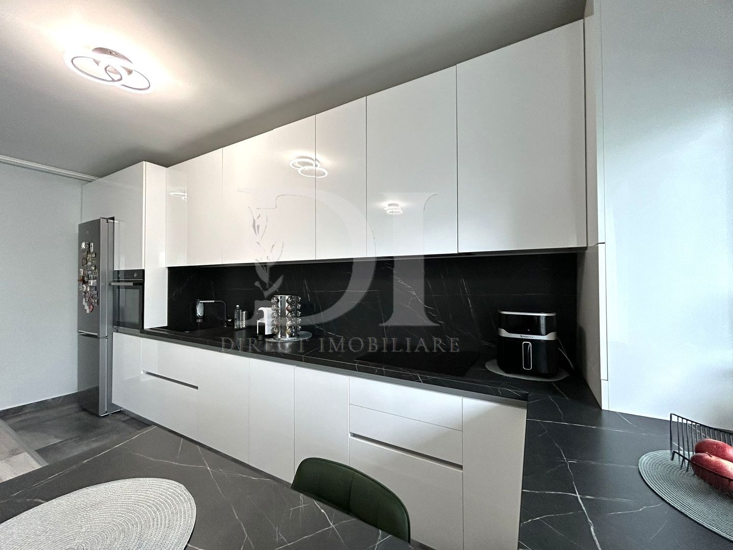 Apartament la cheie / terasa de 22 mp / Zona Terra - Poză 3