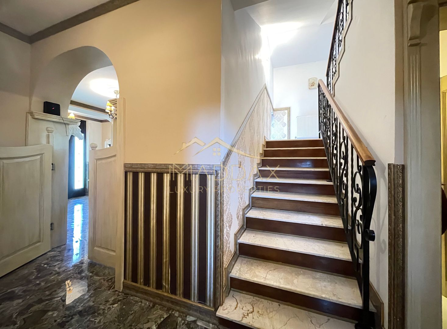 Vila 7 camere**Lake view**Ponton privat**Piscina**Teren 933 MP//Balotesti - Poză 17